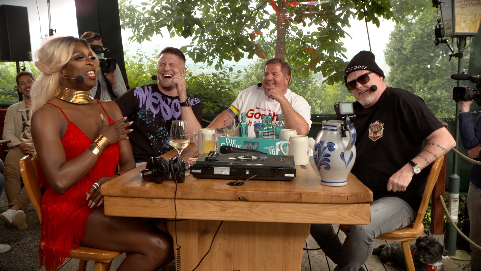 Gastgeber-Bernd-Reisig-Bembel-und-Gebabbel-in-der-Friedberger-Warte